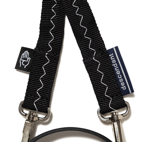 BUNGEE STRAP TAKES HANDS