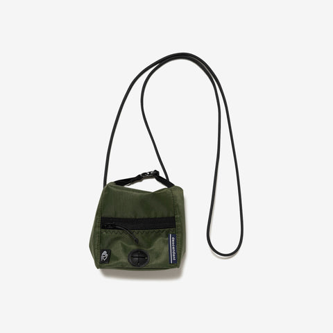 HUGG POUCH TAKES HANDS