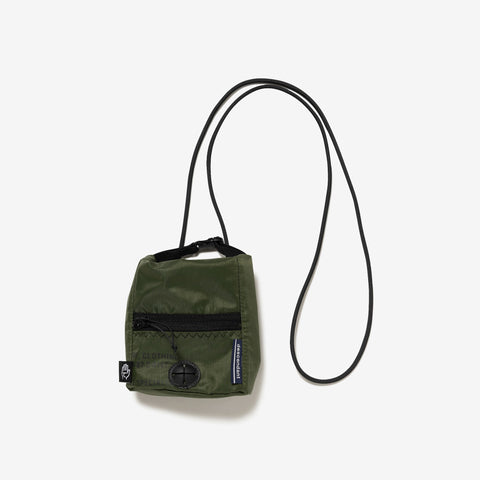 HUGG POUCH TAKES HANDS