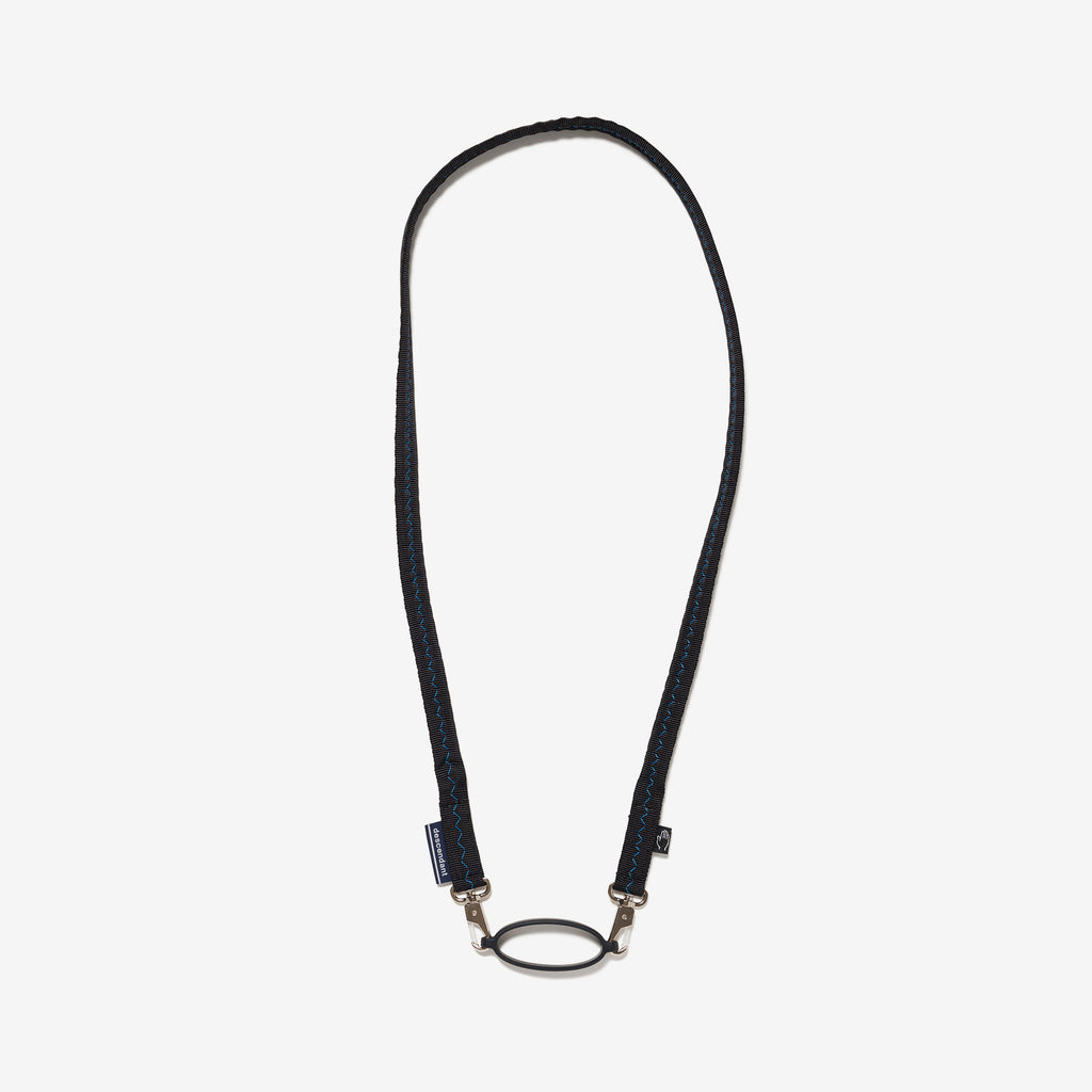 BUNGEE STRAP TAKES HANDS