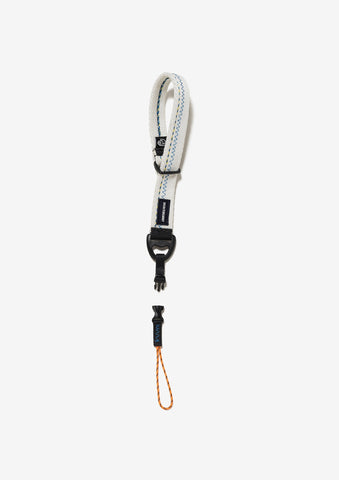 MOORING STRAP TAKES HANDS