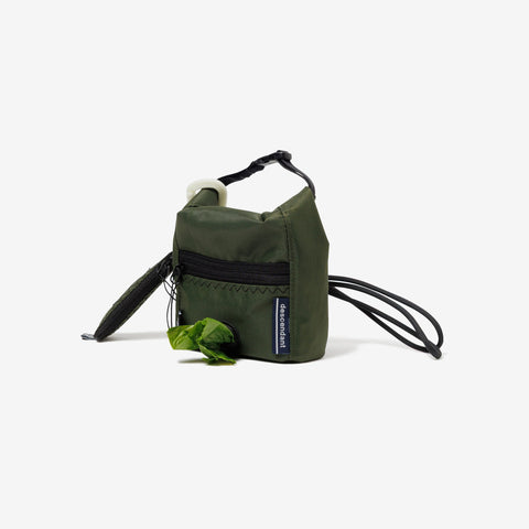 HUGG POUCH TAKES HANDS