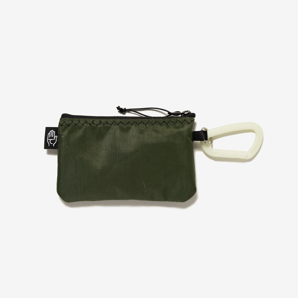 HANGG WIDE CARD CASE TAKES HANDS