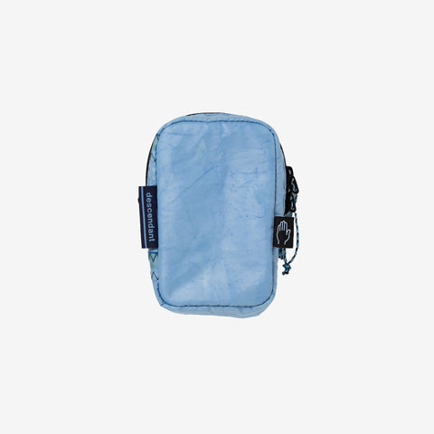 HUGG POUCH TAKES HANDS