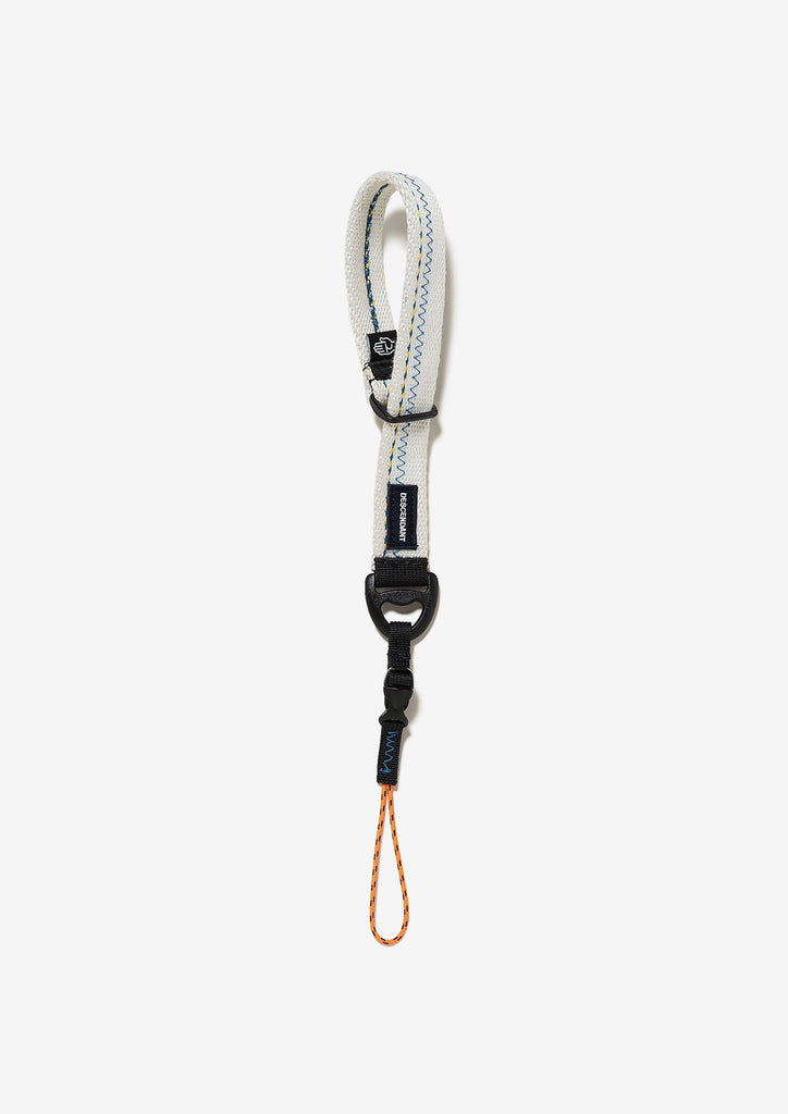 MOORING STRAP TAKES HANDS