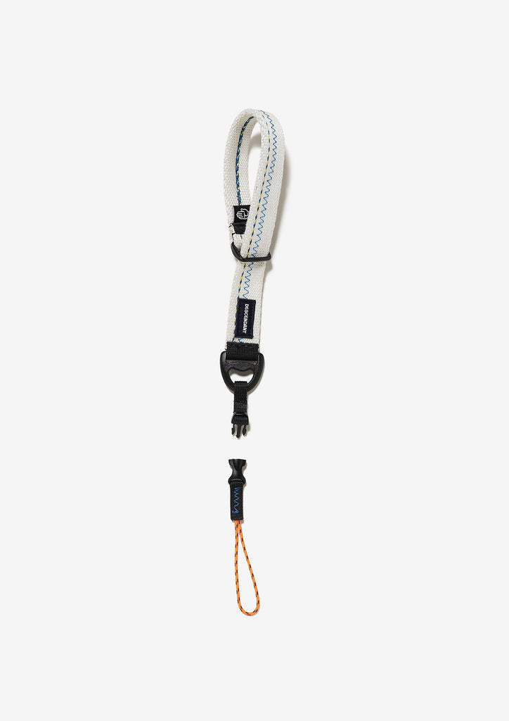 MOORING STRAP TAKES HANDS