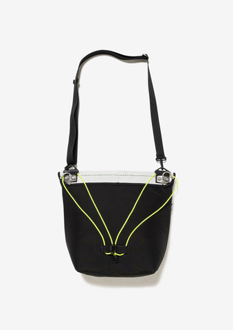 PANNIER BAG TAKES HANDS