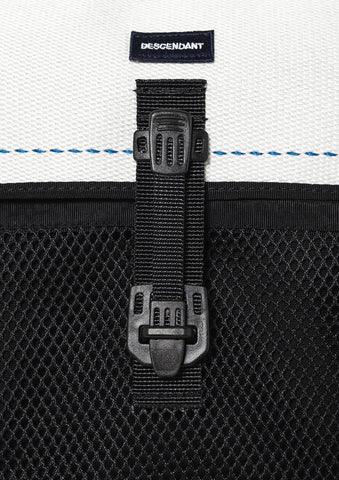 PANNIER BAG TAKES HANDS